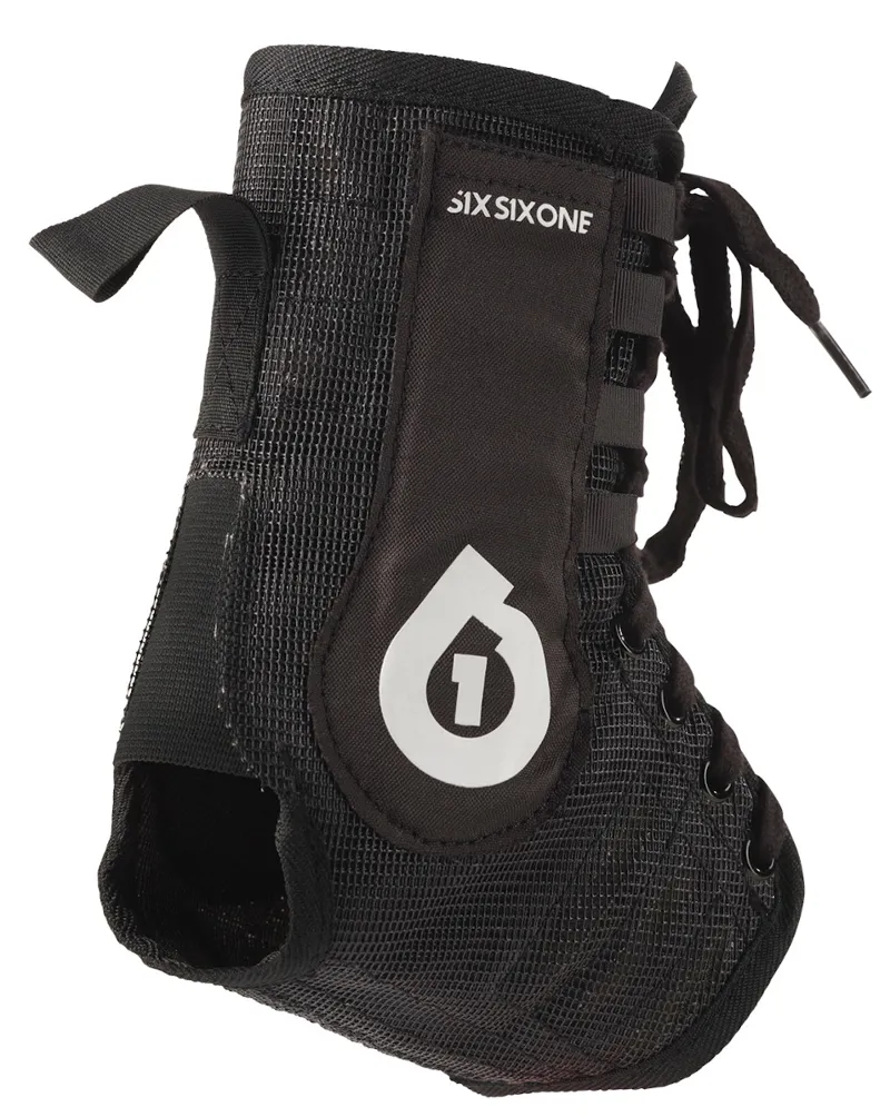 661 Race Brace Pro Black-1